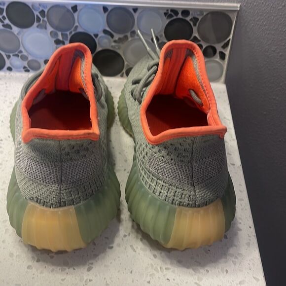 YEEZY boost woman’s tennis shoes. - Picture 6 of 13